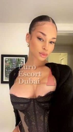 Giovana, 23, escort in Dubai — black hair, Colombian (photo 1 of 8)