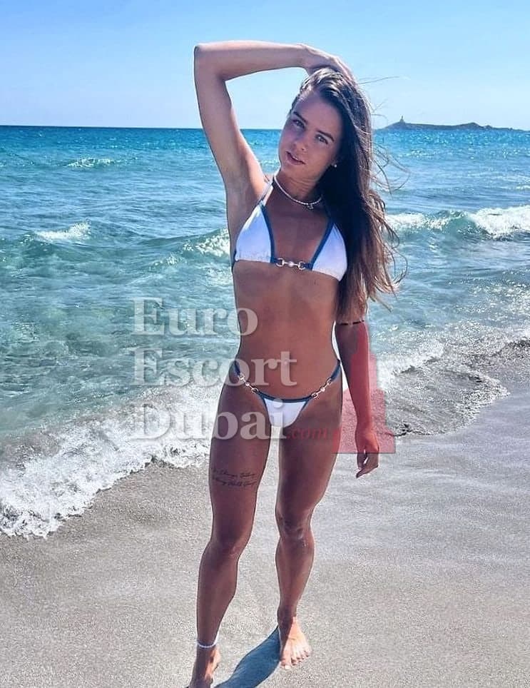 Elaina, 20, escort in Dubai — French, 168 cm (photo 2 of 6)