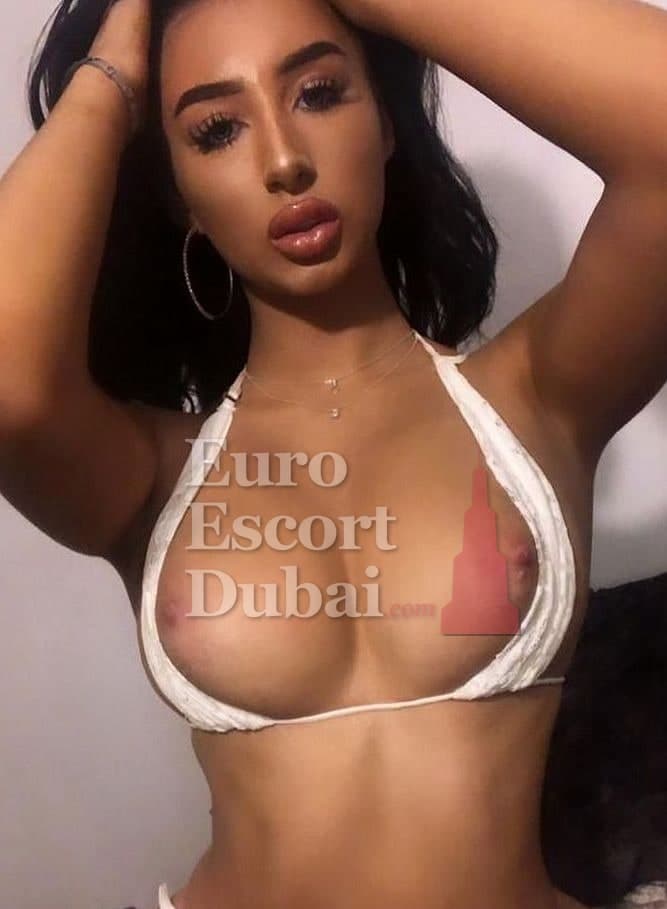 Zainab, 33, escort in Abu Dhabi — 170 cm, black hair (photo 8 of 10)