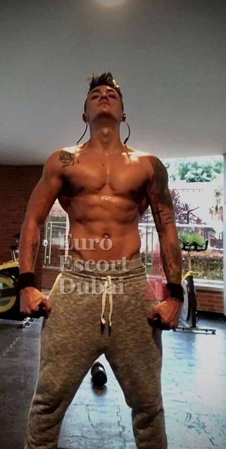 Andrei, 29, escort in Dubai — black hair, 170 cm (photo 3 of 11)