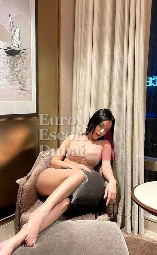 Areej, 23, escort in Dubai — 165 cm, black hair (photo 9 of 10)