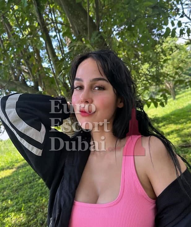 Catherine, 30, escort in Dubai — black hair, 178 cm (photo 3 of 9)