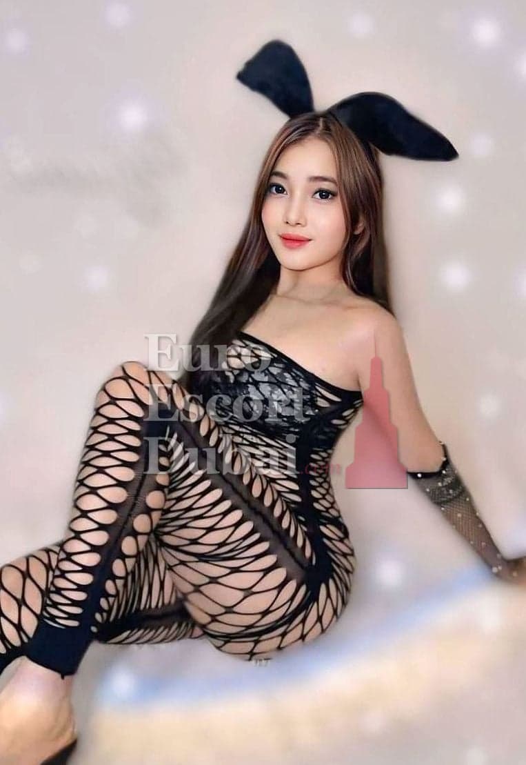 Sora, 30, escort in Dubai — black hair, 160 cm (photo 3 of 6)