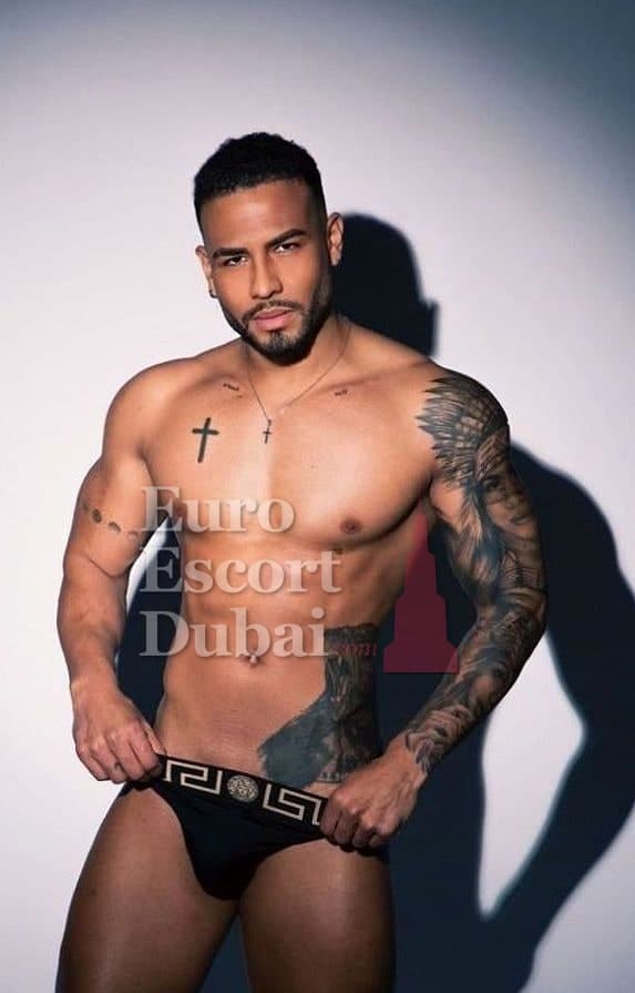 Rhys, 28, escort in Dubai — 183 cm, black hair (photo 6 of 9)