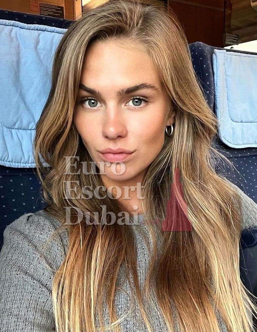 Sidonie, 21, escort in Abu Dhabi — blonde hair, French (photo 1 of 6)