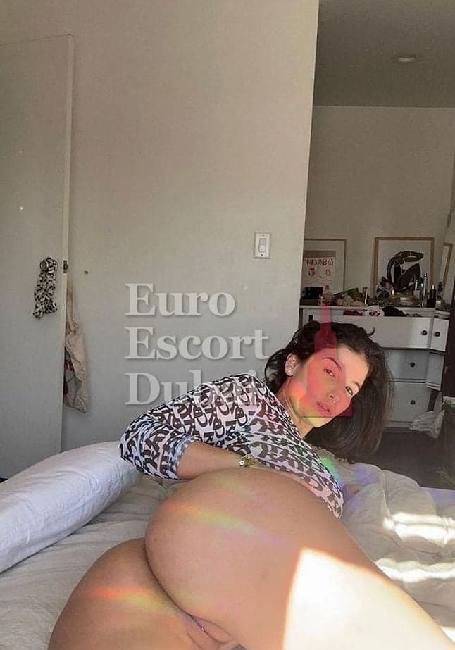 Marina, 28, escort in Dubai — Czech, 155 cm (photo 5 of 5)