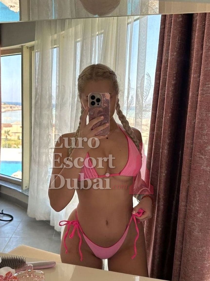 Jacqueline, 29, escort in Dubai — blonde hair, 174 cm (photo 3 of 4)