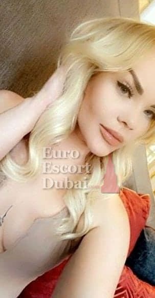 Evie, 28, escort in Dubai — blonde hair, 166 cm (photo 7 of 9)