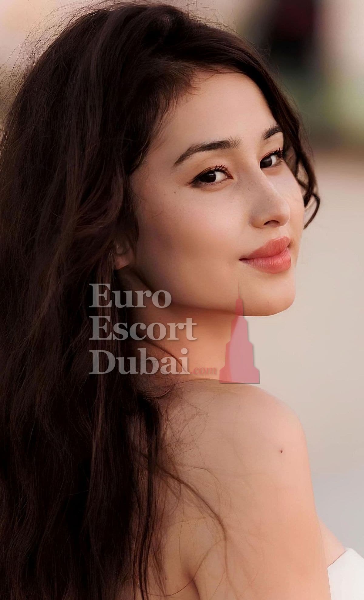 Zhansaya, 22, escort in Dubai — 168 cm, brown hair (photo 3 of 13)