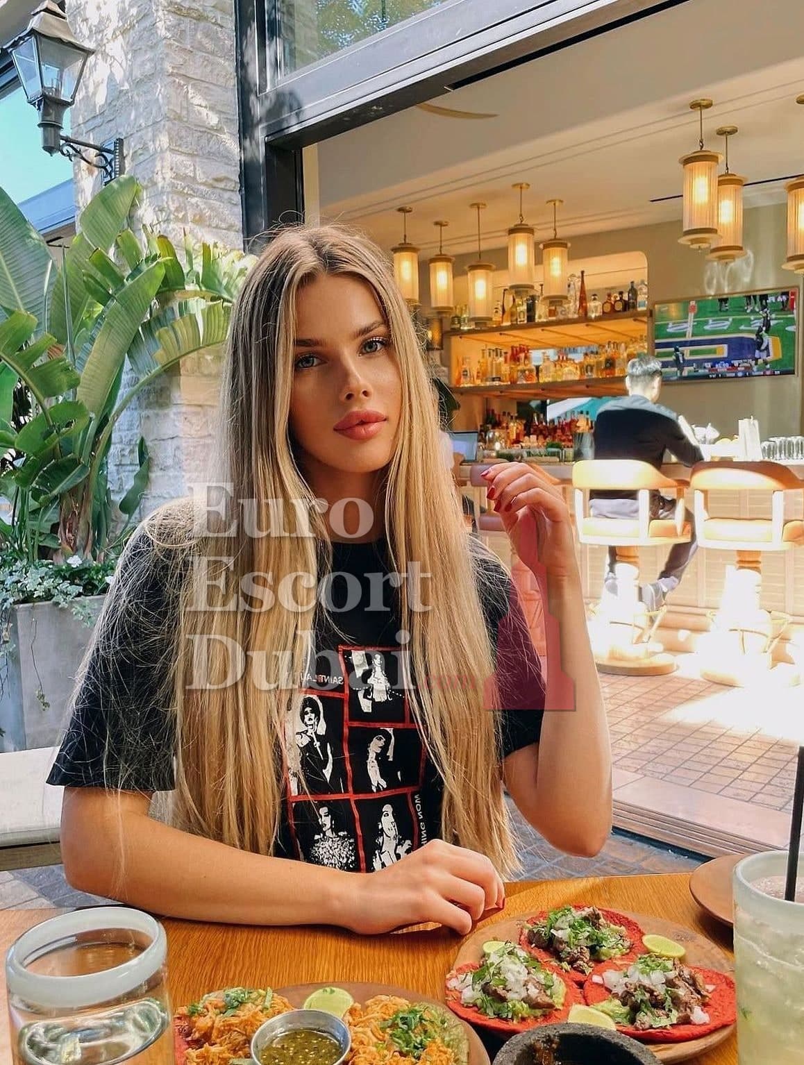 Trinidad, 30, escort in Abu Dhabi — blonde hair, Argentinian (photo 10 of 10)