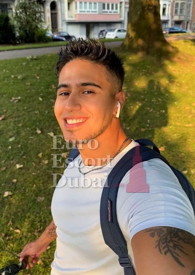 Maksim, 25, escort in Dubai — black hair, 178 cm (photo 5 of 8)