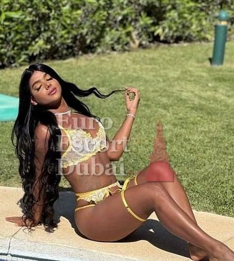 Juliana, 22, escort in Dubai — black hair, Colombian (photo 1 of 4)