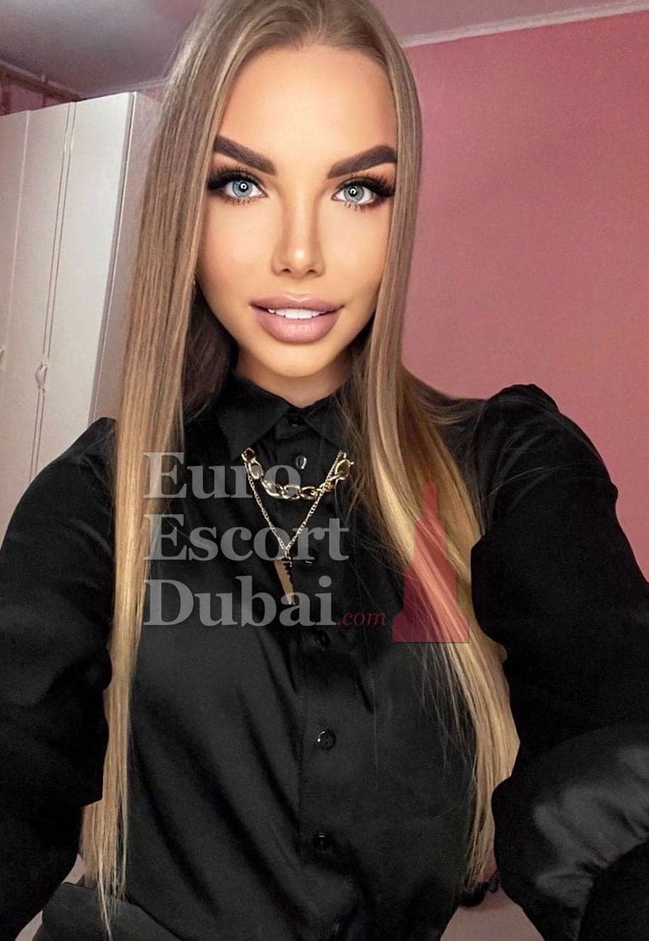 Hazel, 32, escort in Dubai — 176 cm, brown hair (photo 4 of 4)