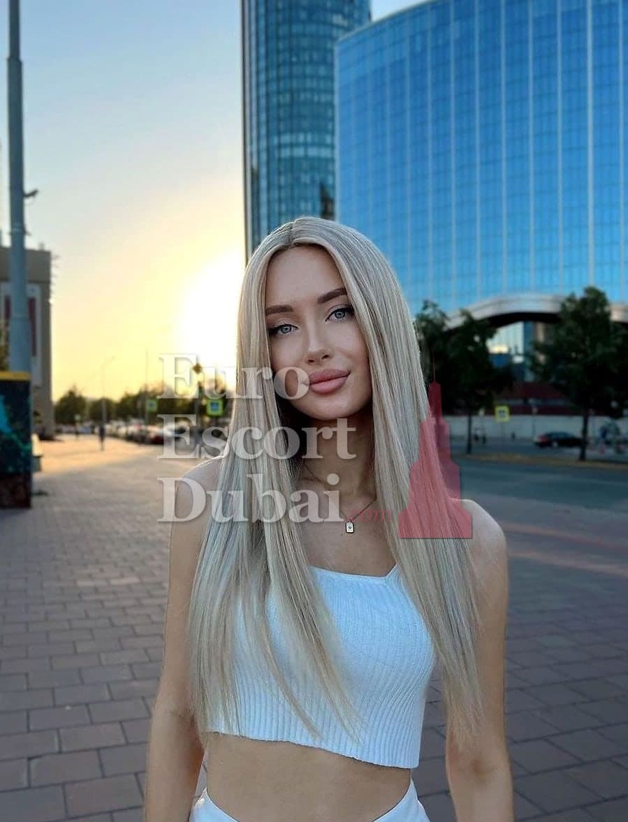 Tamar, 22, escort in Dubai — blonde hair, 173 cm (photo 5 of 5)