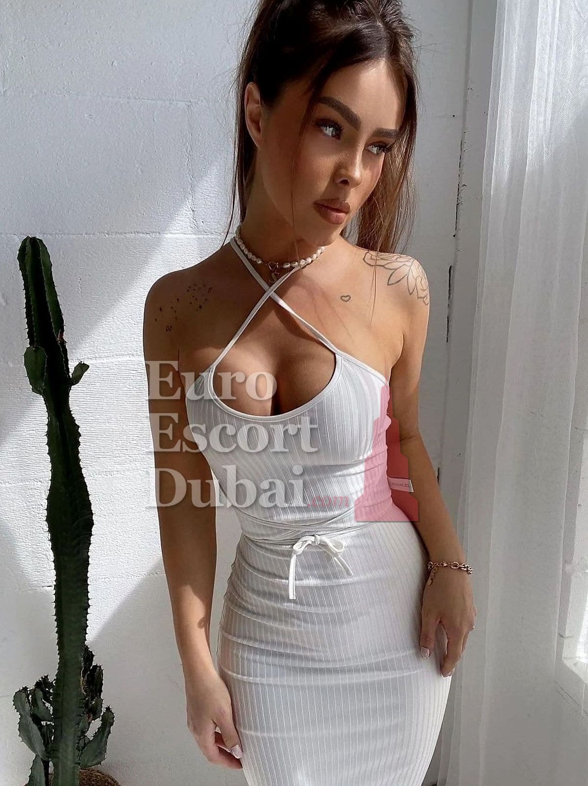Blossom, 31, escort in Dubai — 168 cm, brown hair (photo 3 of 4)