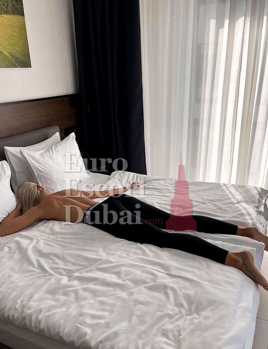 Florence, 23, escort in Dubai — 168 cm, blonde hair (photo 2 of 5)