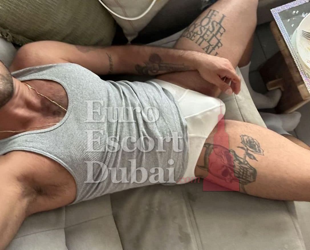 Tom, 28, escort in Dubai — 180 cm, blonde hair (photo 12 of 13)