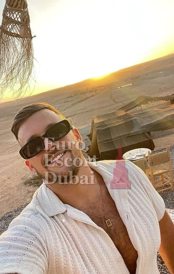 Nathan, 29, escort in Dubai — brown hair, 183 cm (photo 5 of 10)