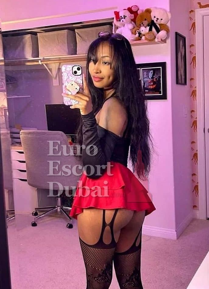 Jessica Moon, 29, escort in Dubai — 180 cm, black hair (photo 3 of 4)