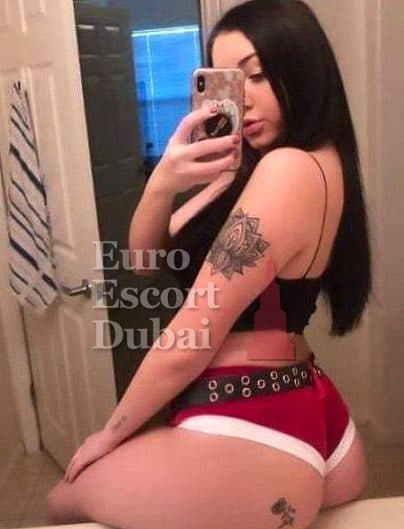 Carolyn, 27, escort in Sharjah — black hair, Danish (photo 4 of 4)