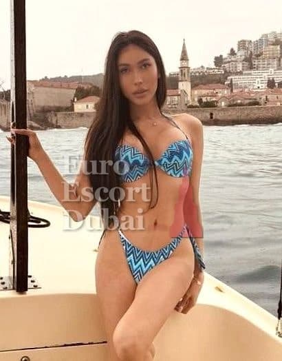 Shiori, 28, escort in Dubai — brown hair, Chinese (photo 4 of 13)
