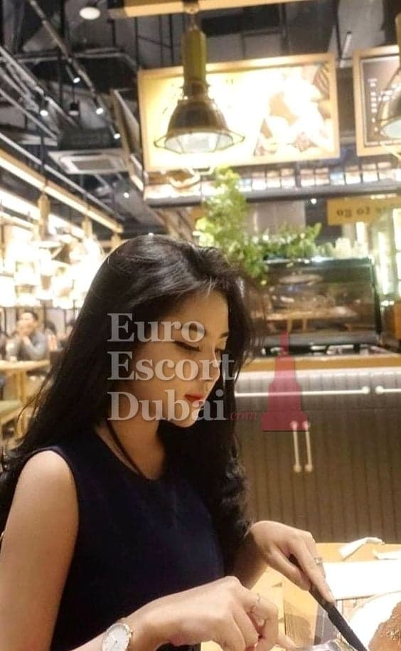 Mae, 21, escort in Dubai — Malaysian, 166 cm (photo 2 of 4)