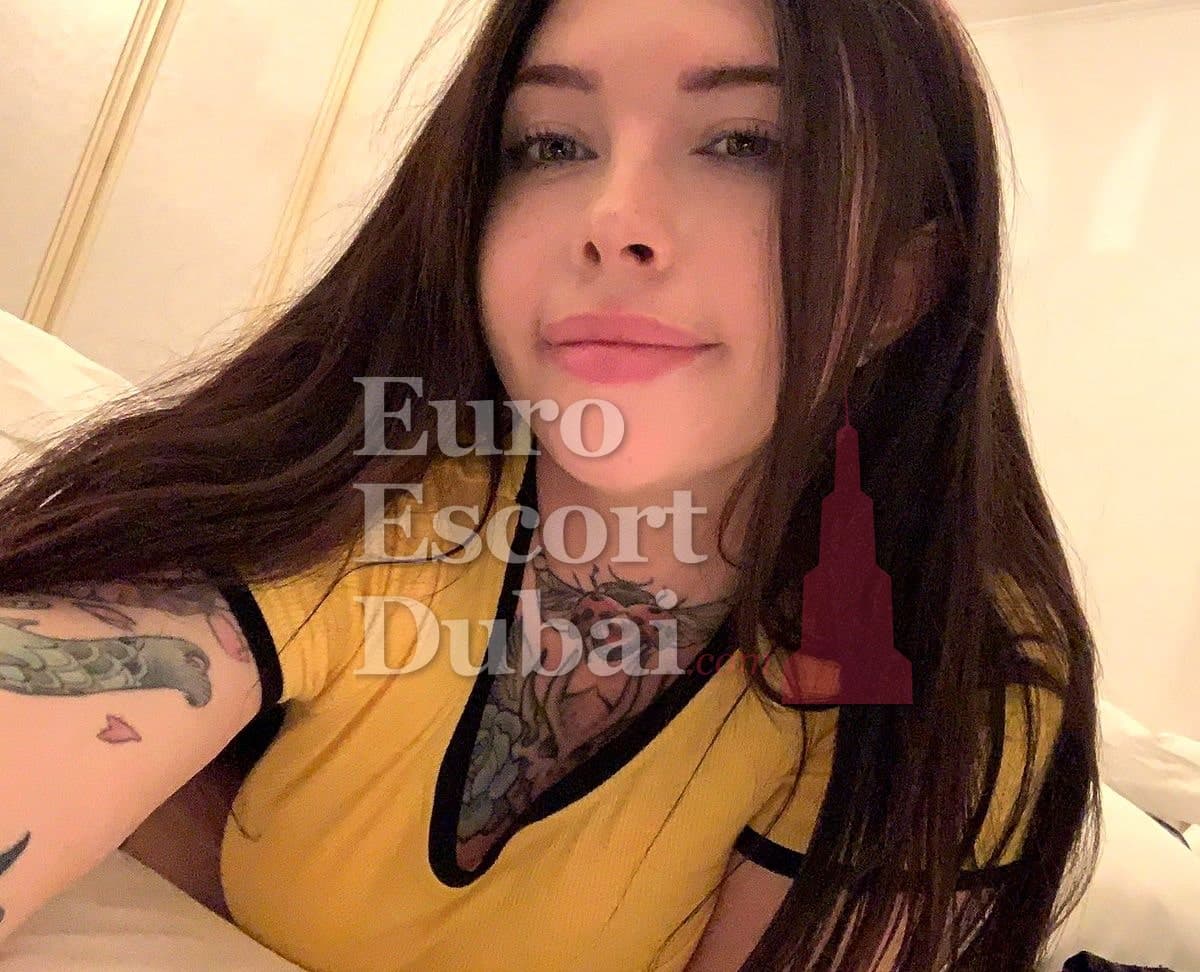 Signe, 28, escort in Dubai — black hair, 170 cm (photo 5 of 5)