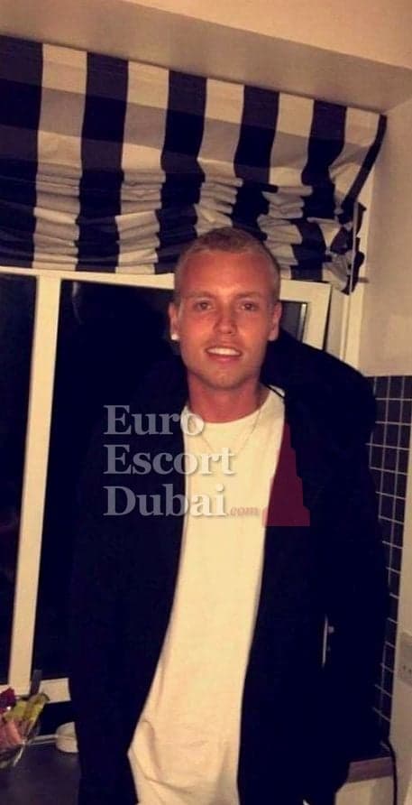 Alan, 29, escort in Dubai — blonde hair, 190 cm (photo 5 of 10)
