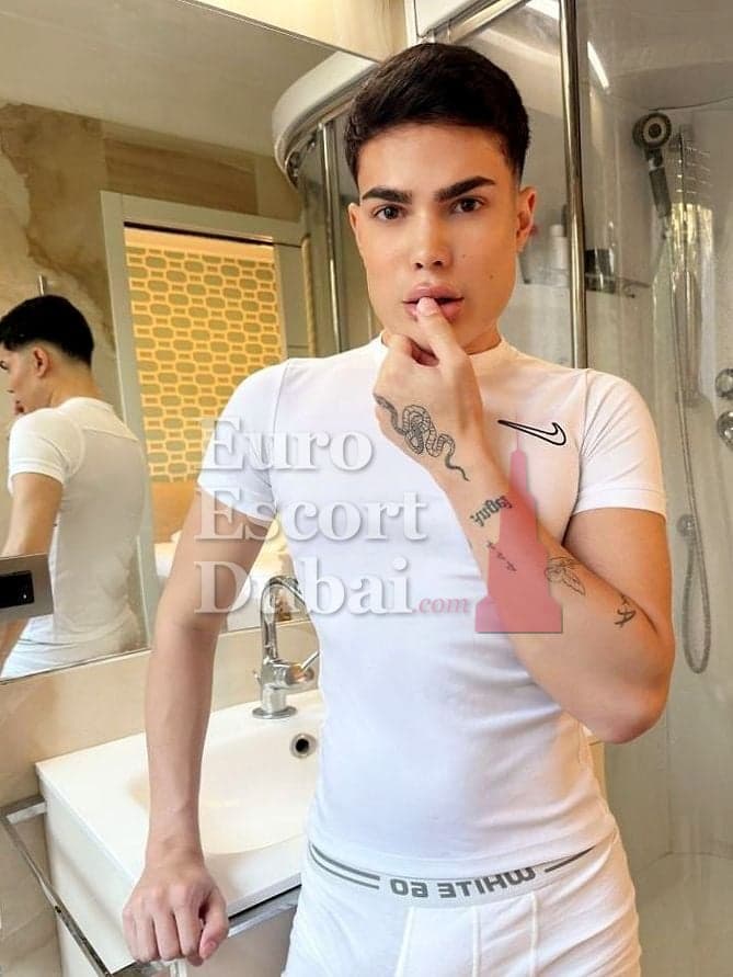 Bruno, 20, escort in Al Ain — black hair, 170 cm (photo 13 of 13)