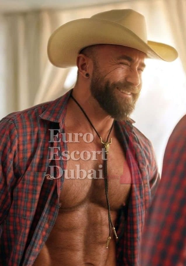 Bassam, 39, escort in Dubai — 180 cm, brown hair (photo 6 of 12)