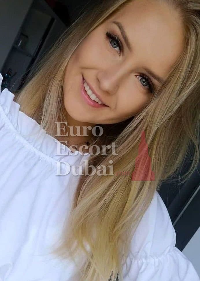 Ozge, 22, escort in Dubai — blonde hair, Turkish (photo 1 of 6)