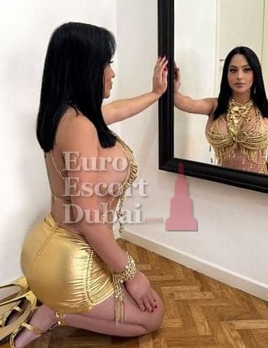 Kamila, 25, escort in Dubai — black hair, Colombian (photo 7 of 13)