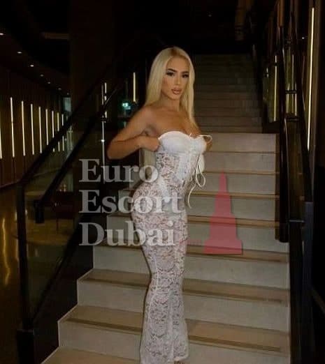 Maira, 20, escort in Dubai — 161 cm, blonde hair (photo 6 of 8)