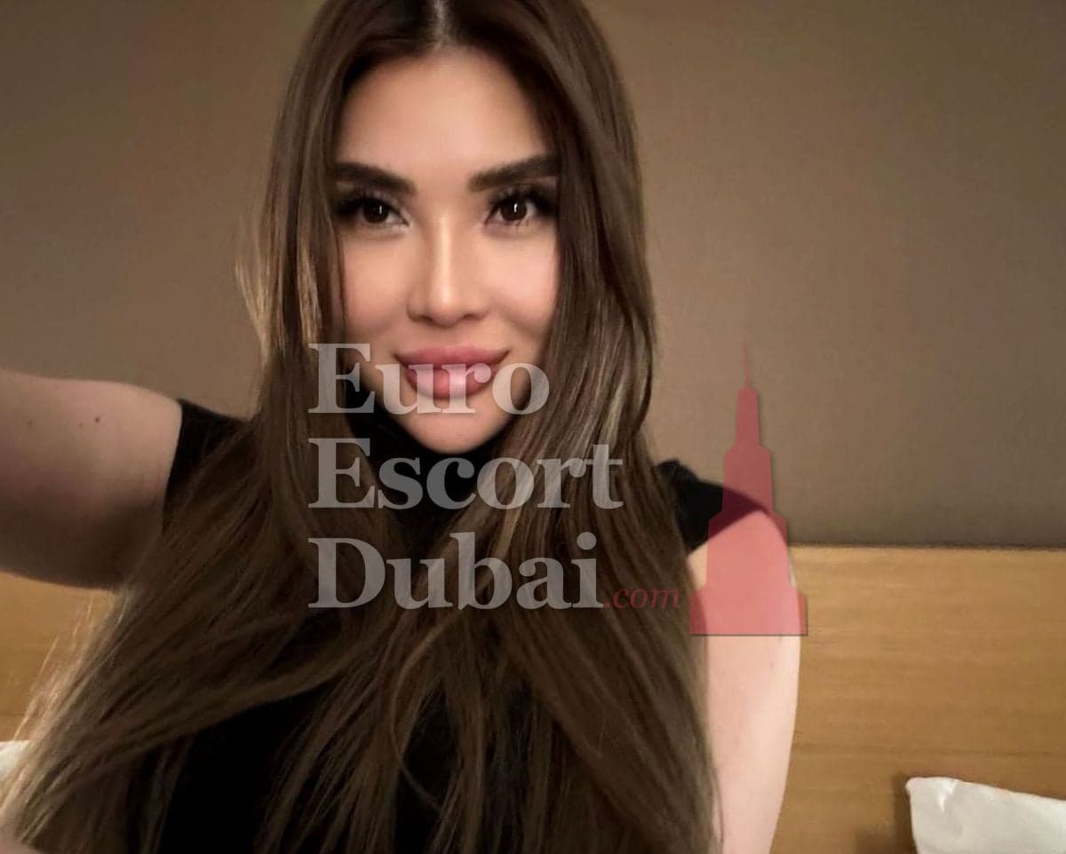 Vasilisa, 29, escort in Dubai — 170 cm, brown hair (photo 6 of 10)