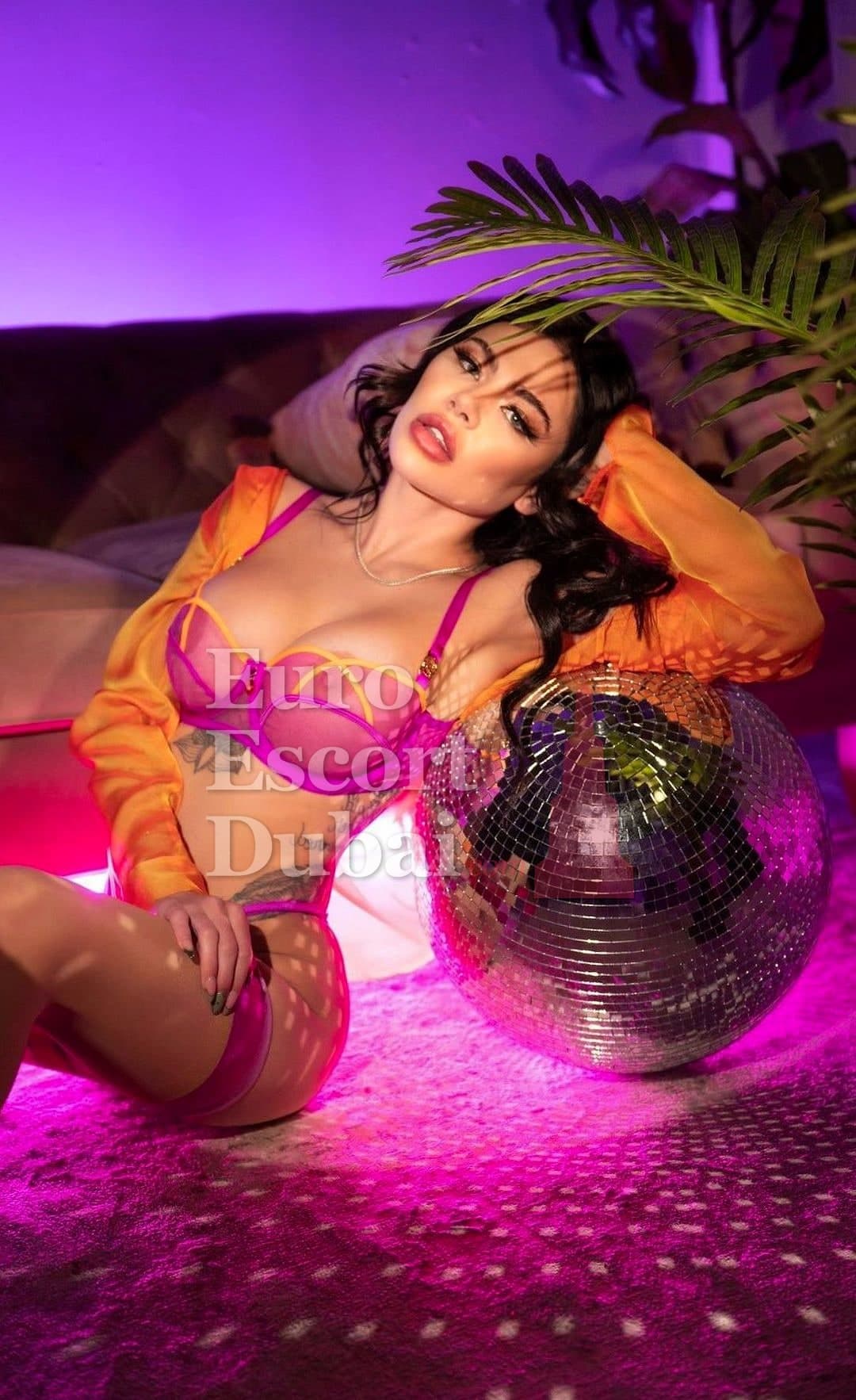 Poppy, 30, escort in Dubai — blonde hair, 171 cm (photo 7 of 9)