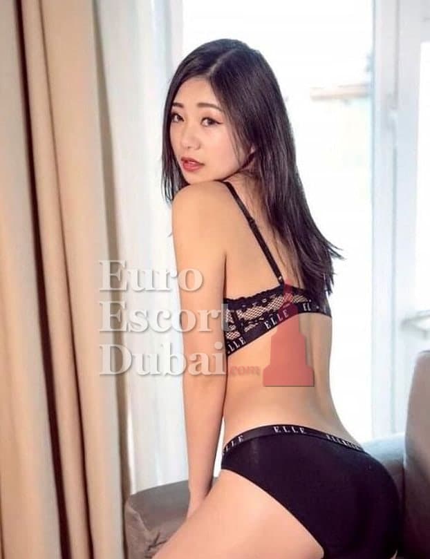 Aom, 22, escort in Abu Dhabi — black hair, 157 cm (photo 3 of 4)