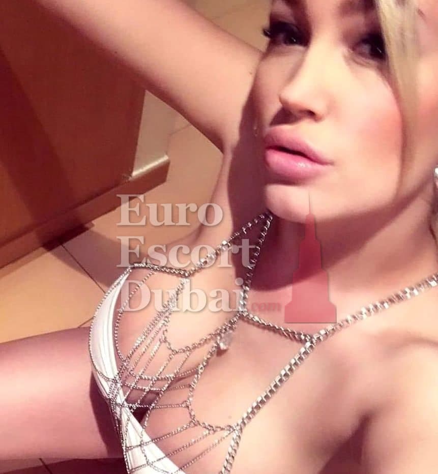 Precious, 36, escort in Dubai — 170 cm, blonde hair (photo 3 of 5)