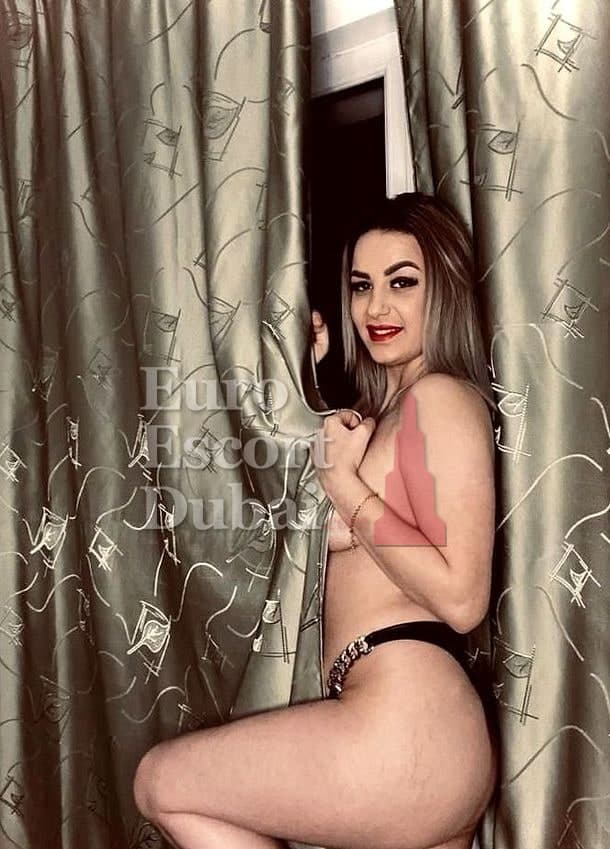 Sasha, 33, escort in Dubai — blonde hair, 167 cm (photo 7 of 7)