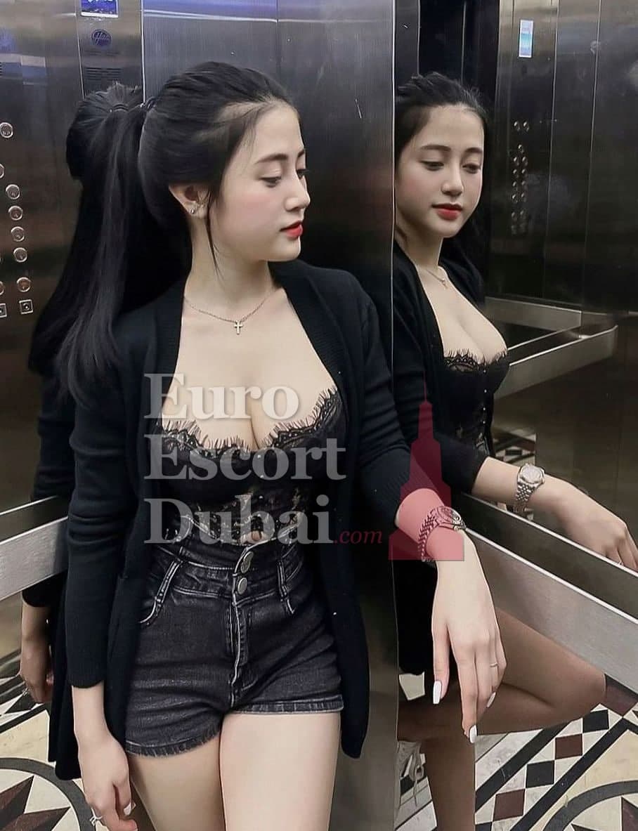 Maricel, 25, escort in Dubai — black hair, Indonesian (photo 1 of 4)