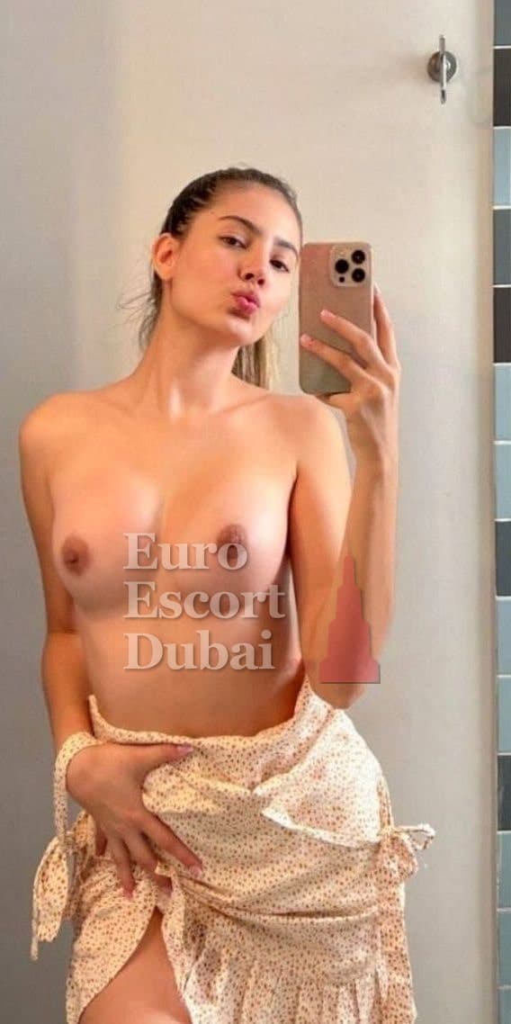 Nada, 25, escort in Dubai — Emirati, 167 cm (photo 2 of 6)