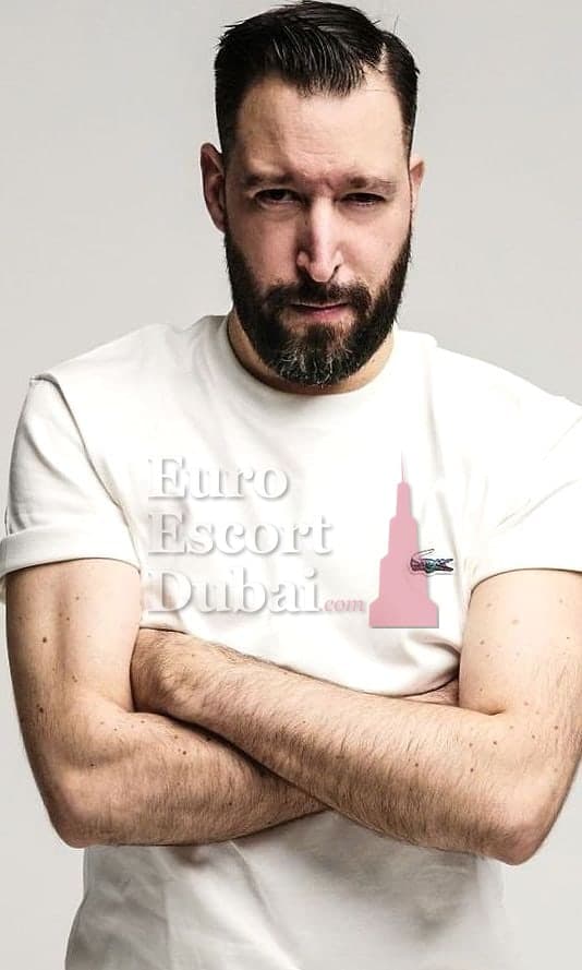 Bradley, 35, escort in Abu Dhabi — black hair, 175 cm (photo 11 of 12)