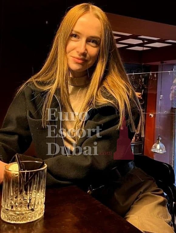Lyudmila, 24, escort in Dubai — Belarusian, 166 cm (photo 5 of 13)