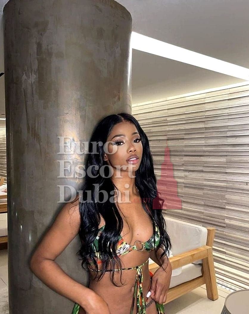Njeri, 25, escort in Dubai — black hair, 170 cm (photo 1 of 10)