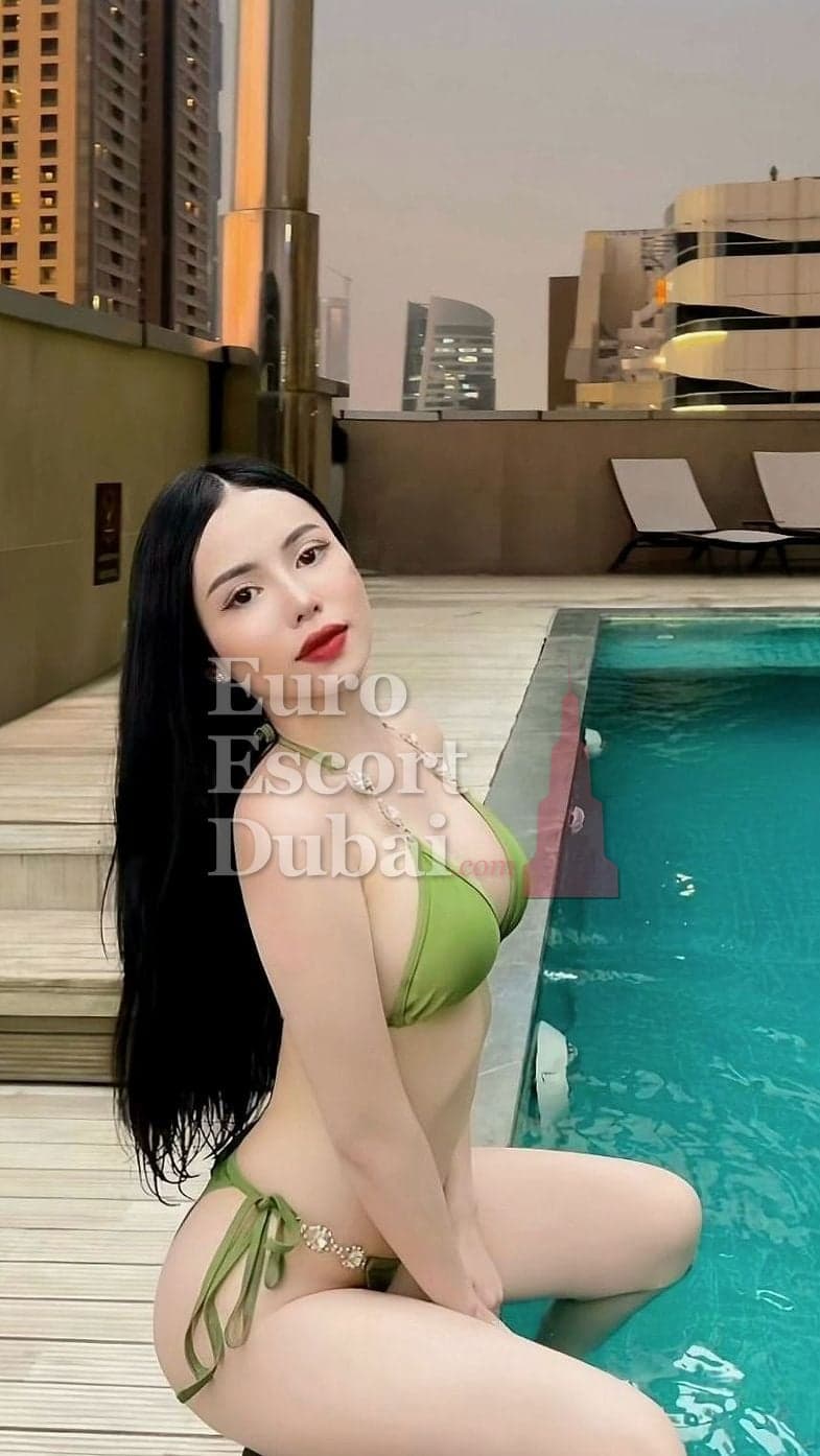 Areej, 23, escort in Dubai — 165 cm, black hair (photo 6 of 10)