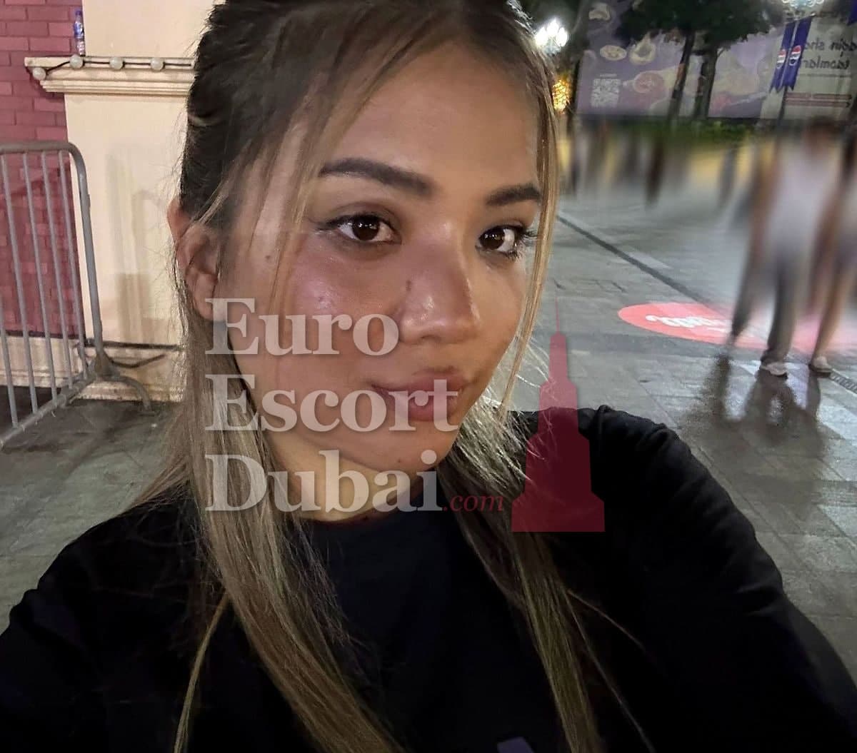 Malika, 22, escort in Dubai — blonde hair, Uzbek (photo 7 of 13)