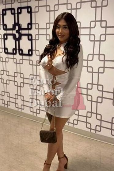 Renata Rain, 25, escort in Dubai — brown hair, Brazilian (photo 10 of 13)