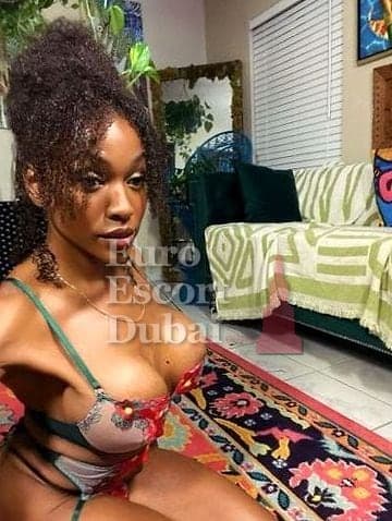 Orathai, 34, escort in Dubai — 158 cm, black hair (photo 9 of 9)