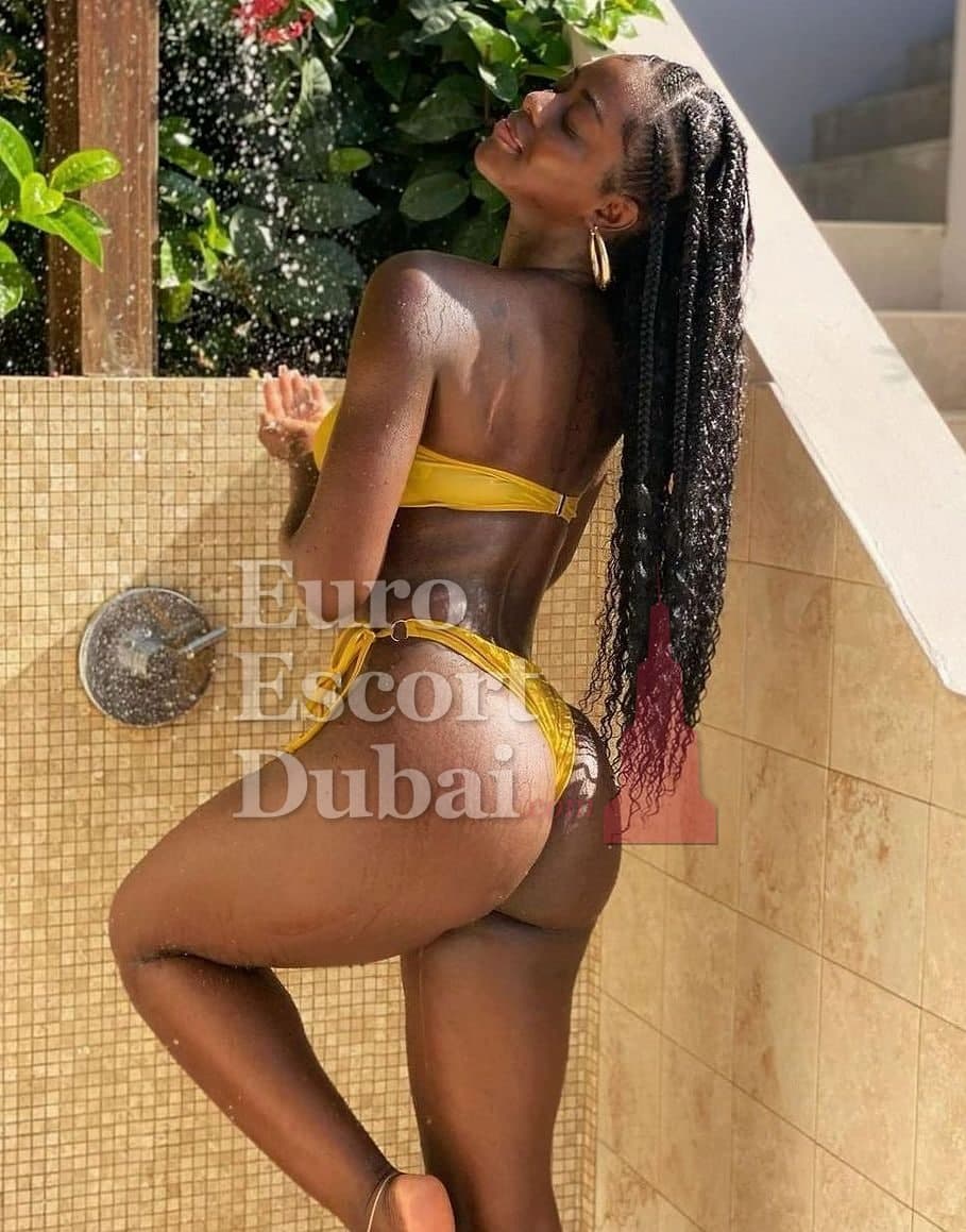 Nahla, 25, escort in Sharjah — Emirati, 180 cm (photo 2 of 5)