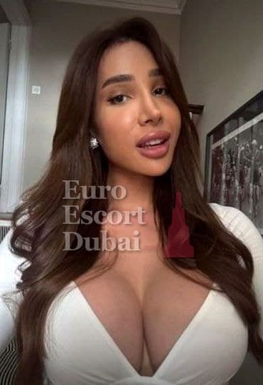 Karen, 25, escort in Dubai — Colombian, 152 cm (photo 11 of 13)