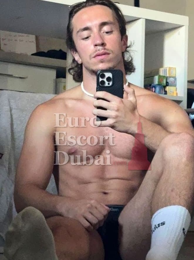 James, 24, escort in Dubai — brown hair, 175 cm (photo 7 of 13)